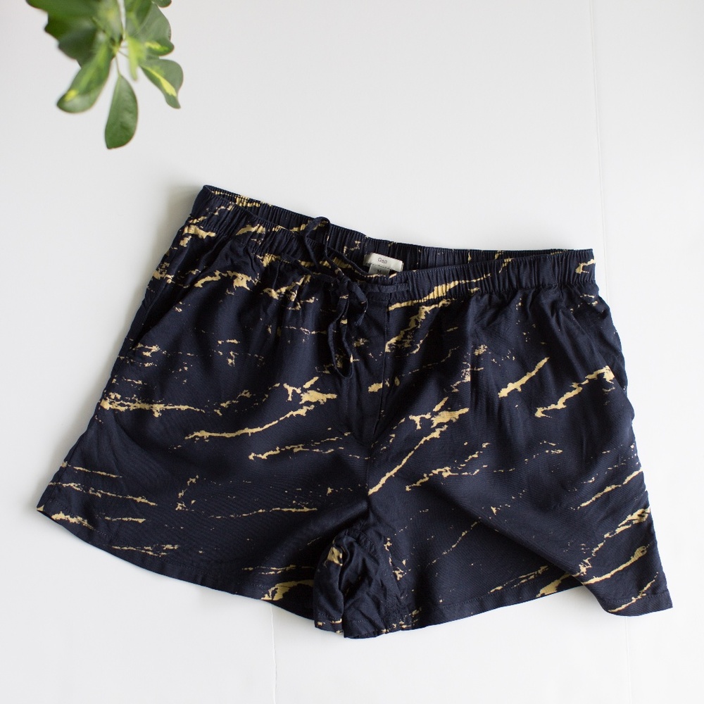 Gap Shorts - Picture 1 of 4